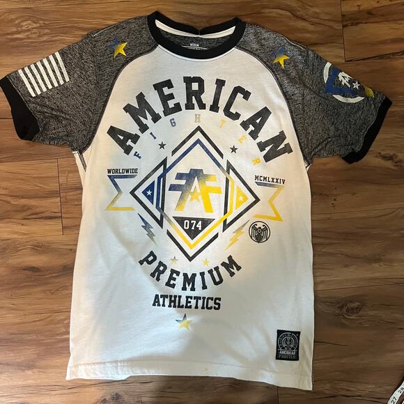 Men’s Black White Gray NWT BKE Buckle American Fighters Graphic Print  Medium - Picture 1 of 10